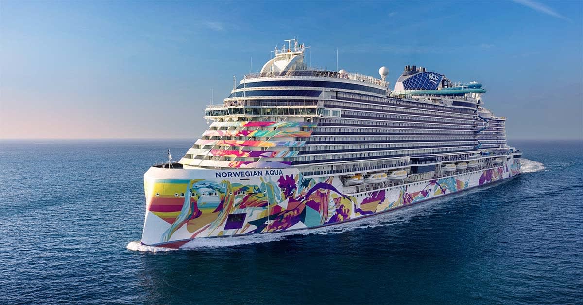 Norwegian Aqua at sea